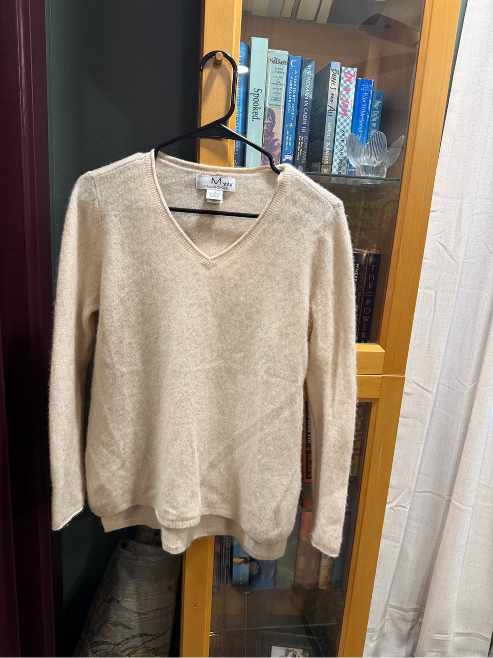 Magaschoni Soft V-Neck Sweater - Cream